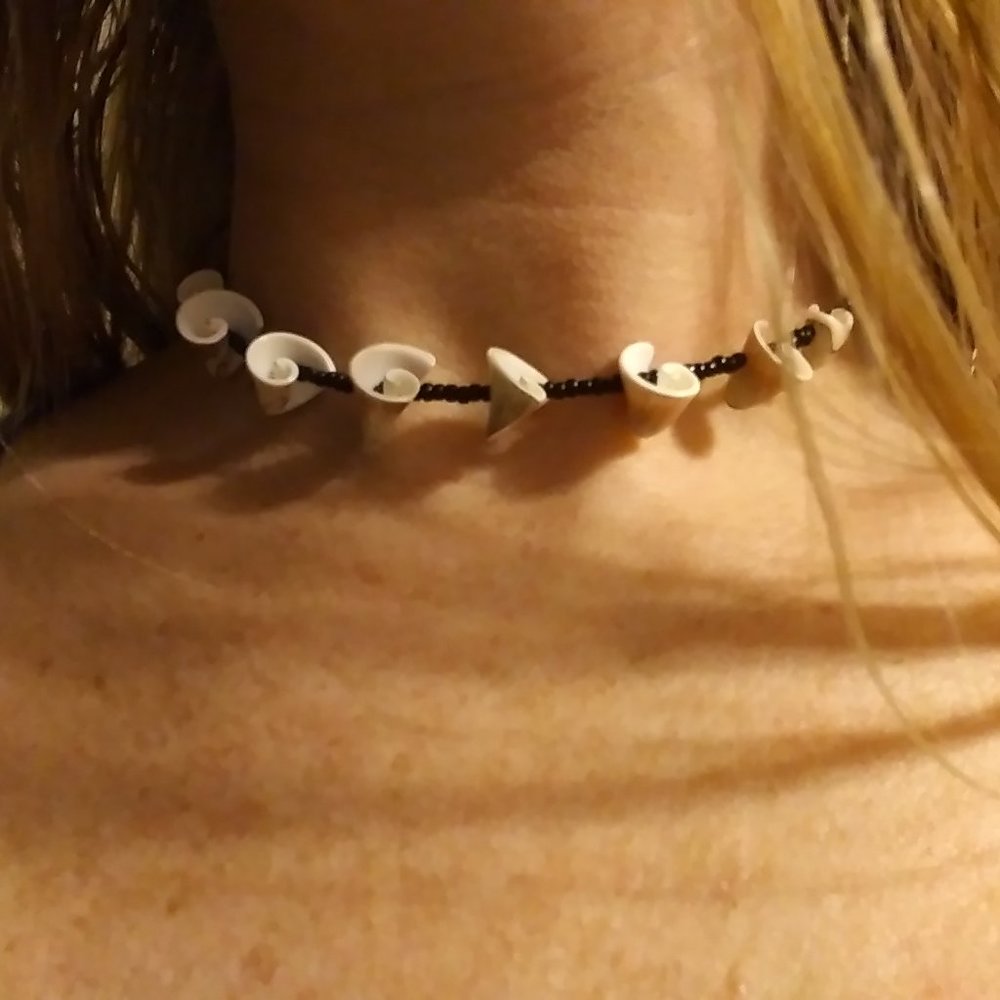 Shell Choker - Picture 8 of 8